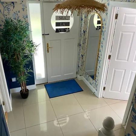 ゲストハウス Summer In Free Car Parking Included キンセール