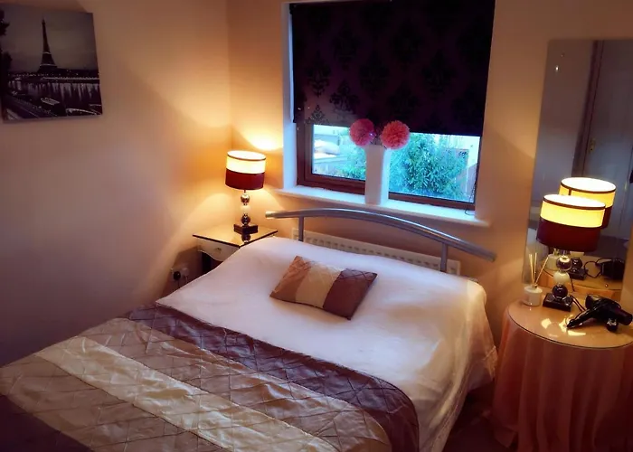 Гостевой дом Summer In Free Car Parking Included 4*