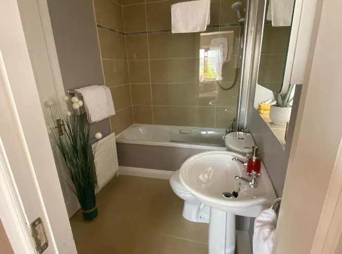 Гостевой дом Summer In Free Car Parking Included 4*